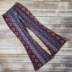 Living Doll Woman's Graphic Legging Flare Pants